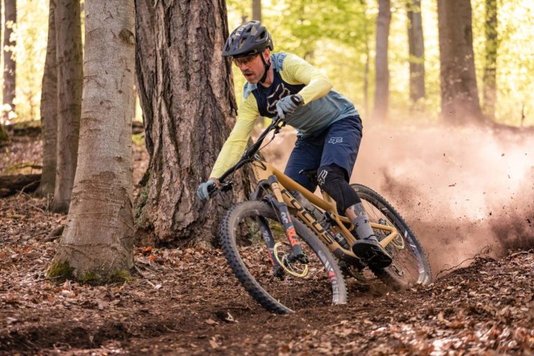 Best Budget Mountain Bikes Top 6 picks for AllTerrain Riding (2023)