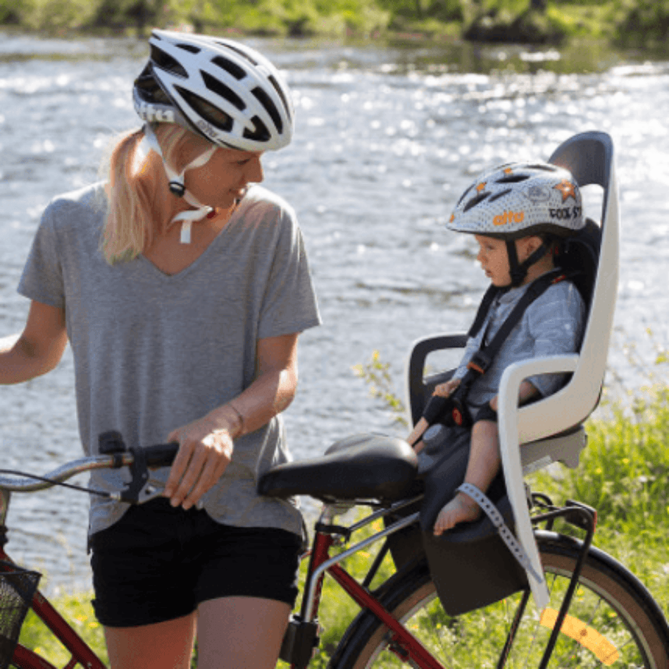 Child in bike seat 3